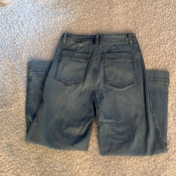 Women’s Wide Leg Cropped Jeans - Picture 2 of 3